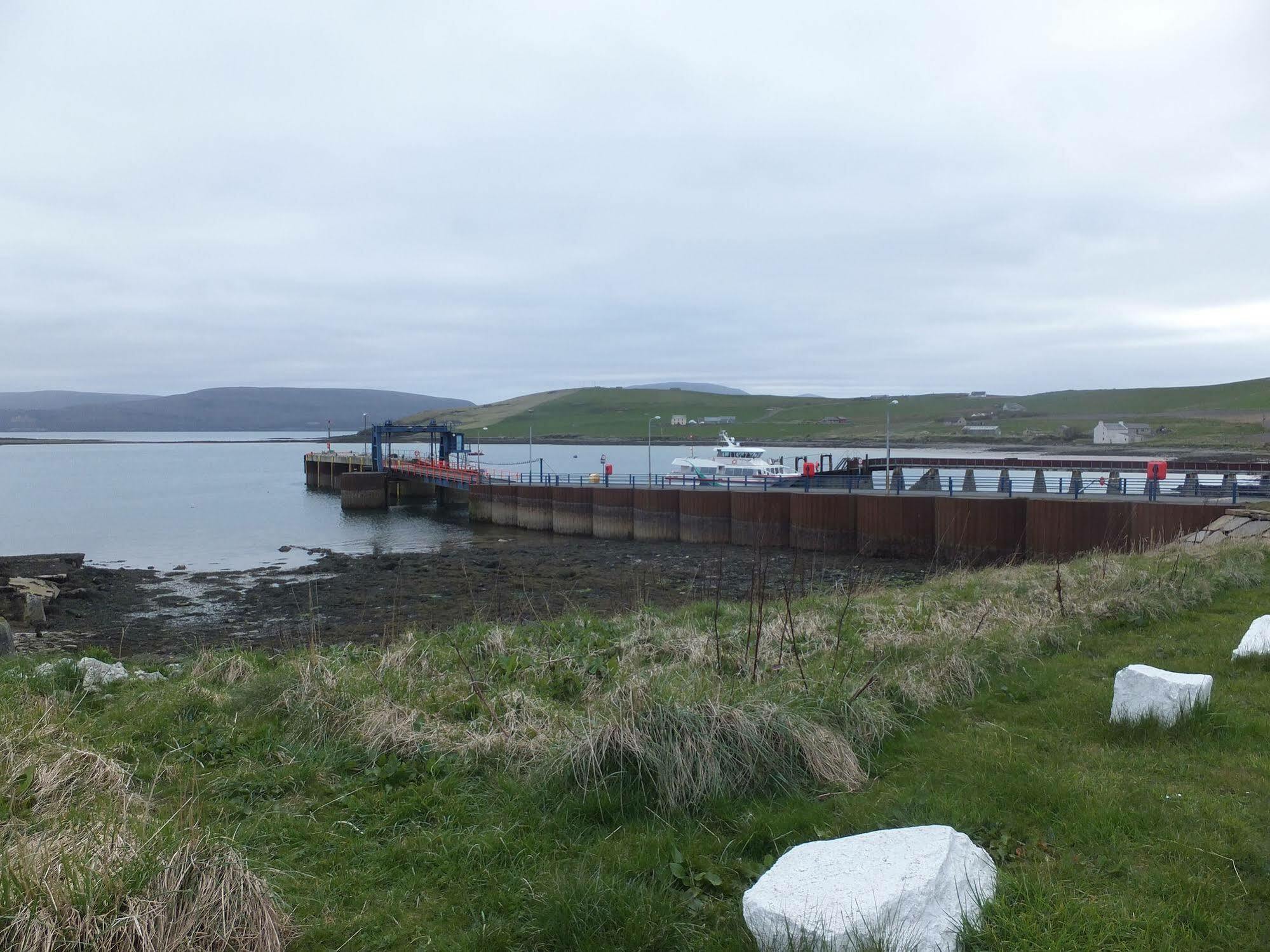 Orkneylodge Orphir  Buitenkant foto